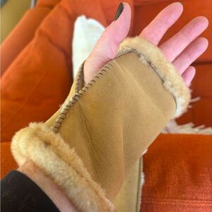 NWOT suede and fur hand warmers